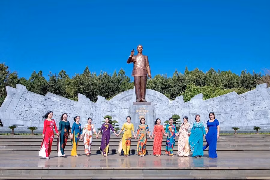 Ảnh dự thi của tập thể cán bộ, hội viên phụ nữ phường Hội Thương, TP. Pleiku (ảnh nhân vật cung cấp).