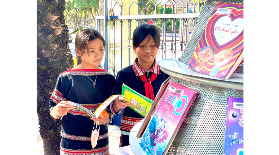 Sách là người bạn đồng hành hữu ích, làm phong phú tâm hồn và vốn sống của mỗi người. Ảnh: P.D Sách là người bạn đồng hành hữu ích, làm phong phú tâm hồn và vốn sống của mỗi người. Ảnh: P.D