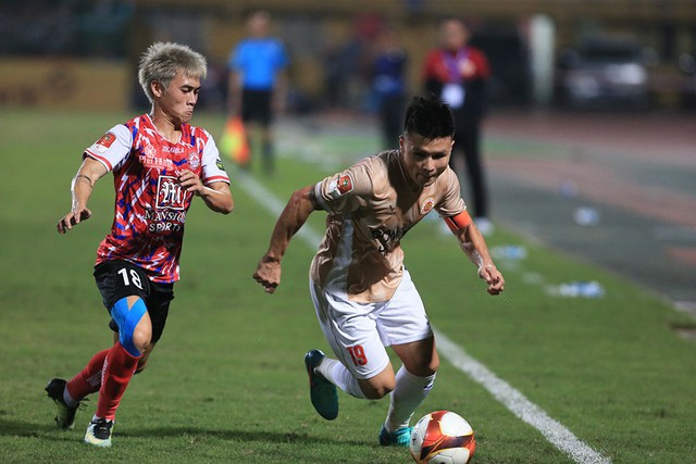 Nguyễn Quang Hải cùng đội Công an Hà Nội đang trên đà thăng hoa ở V-League 2023-2024 Nguyễn Quang Hải cùng đội Công an Hà Nội đang trên đà thăng hoa ở V-League 2023-2024