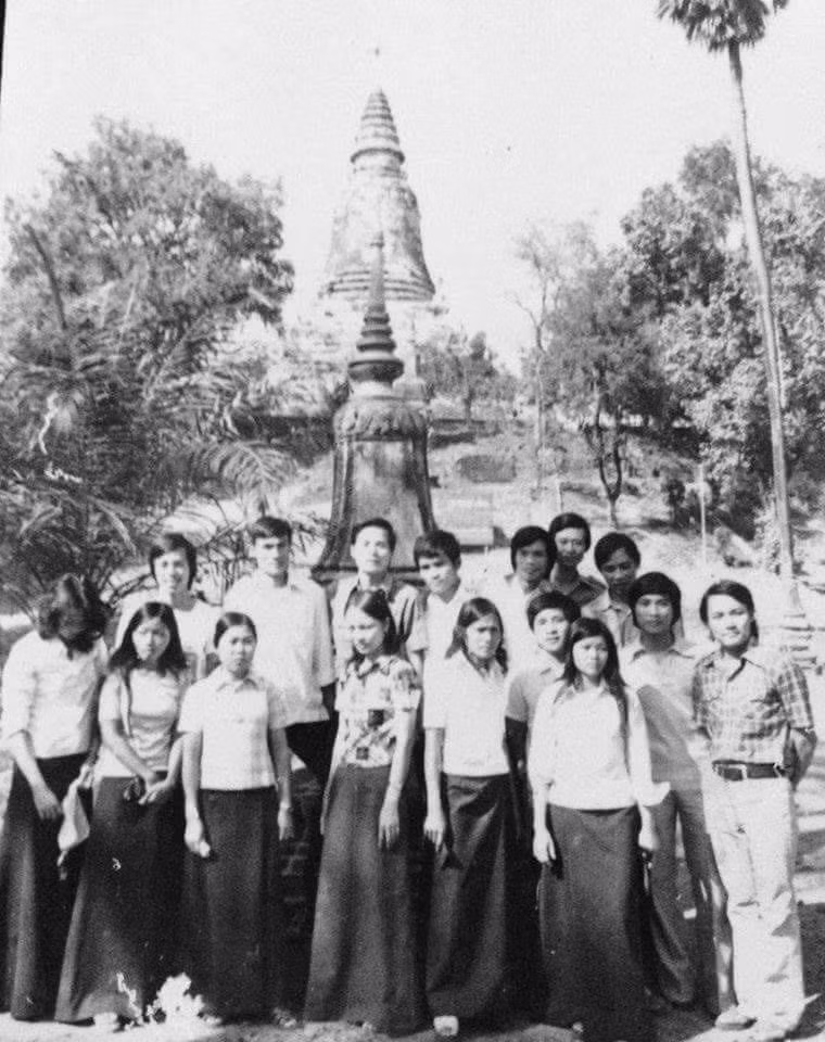 Các cán bộ đoàn S78 và SPK tại đồi bà Pênh (1980).