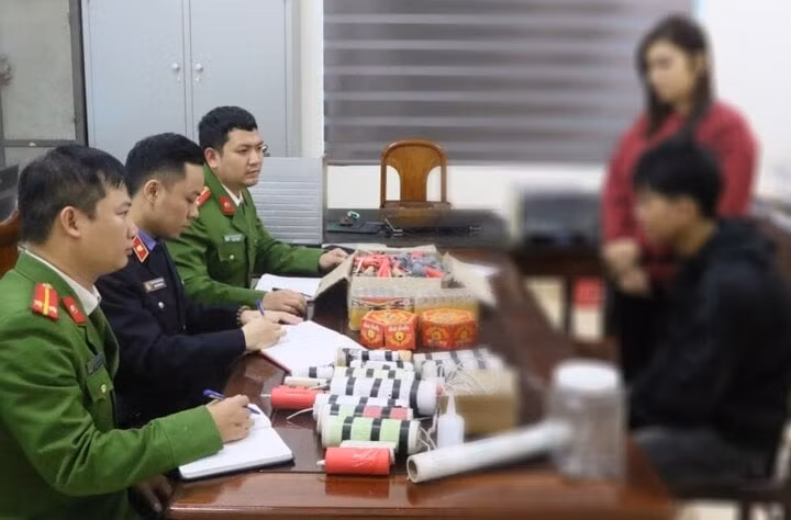 Số pháo nổ tự chế bị công an thu giữ. Ảnh: Công an Hà Tĩnh