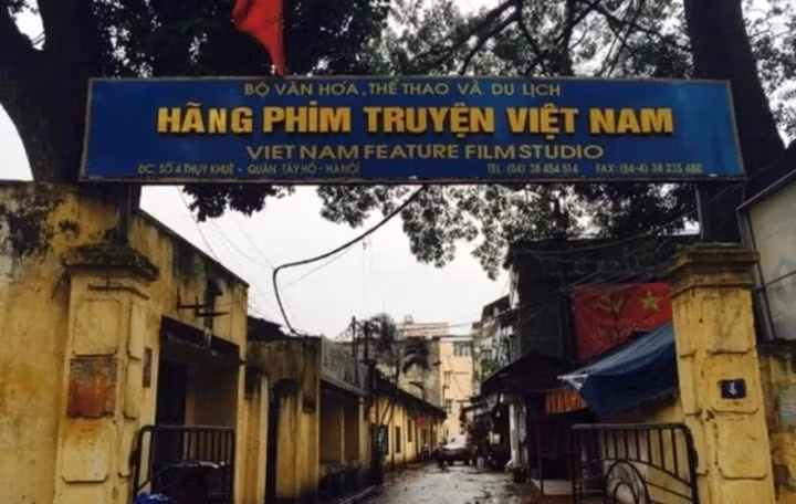 Thủ tướng Phạm Minh Chính chỉ đạo giải quyết dứt điểm vụ việc tồn đọng ở Hãng phim truyện Việt Nam. Thủ tướng Phạm Minh Chính chỉ đạo giải quyết dứt điểm vụ việc tồn đọng ở Hãng phim truyện Việt Nam.