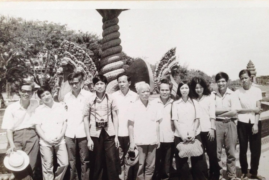Các cán bộ phóng viên đoàn S78 ở Phnom Penh (năm 1979) Các cán bộ phóng viên đoàn S78 ở Phnom Penh (năm 1979)