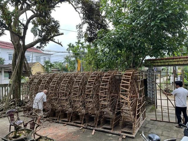 Bờ xe nước 9 bánh do nghệ nhân Mai Văn Quýt (Quảng Ngãi) thực hiện Bờ xe nước 9 bánh do nghệ nhân Mai Văn Quýt (Quảng Ngãi) thực hiện