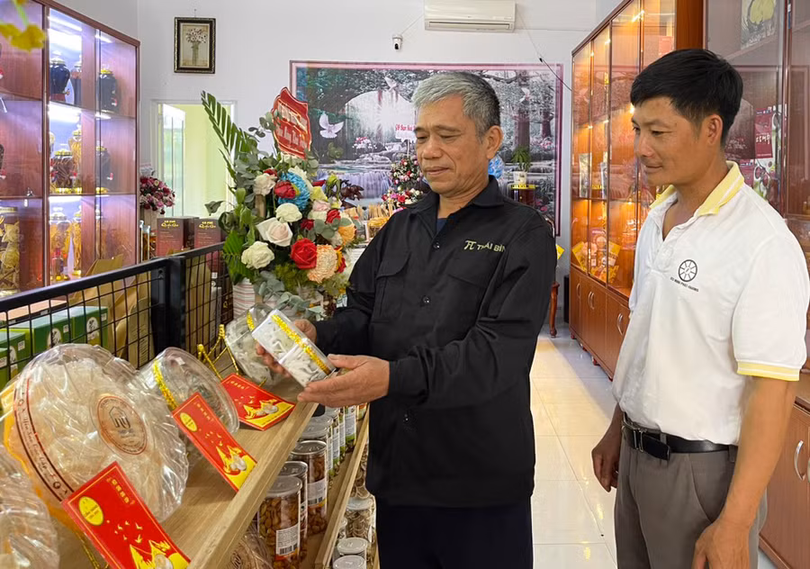 Hợp tác xã Minh Phát Farms đã xây dựng được điểm bán hàng cho các chủ thể OCOP và các thành viên, hộ dân liên kết. Ảnh: N.H