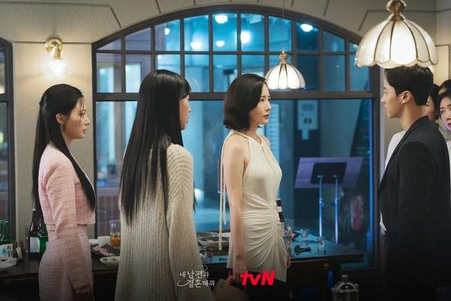 Kang Ji Won bắt đầu giải quyết các hiểu lầm mà Jung Soo Min gây ra Kang Ji Won bắt đầu giải quyết các hiểu lầm mà Jung Soo Min gây ra