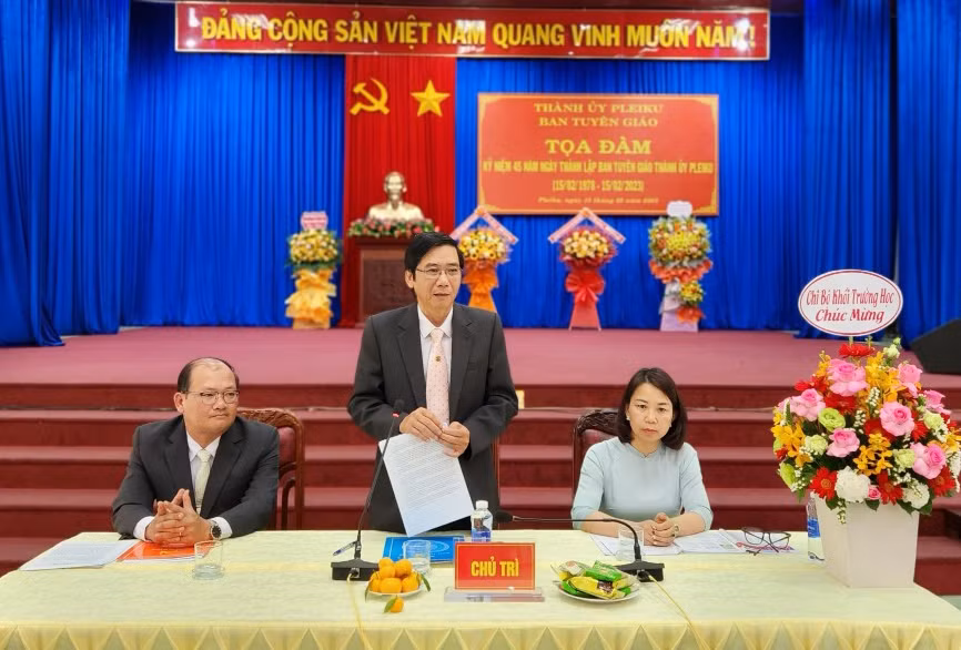 Tọa đàm kỷ niệm Ngày thành lập Ban Tuyên giáo Thành ủy Pleiku. Ảnh: B.T.D