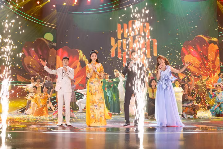 Đây là một chương trình Tết được đầu tư rất lớn không chỉ dàn dựng sân khấu mà có sự xuất hiện của nhiều ngôi sao hạng A như: Mỹ Tâm, Tùng Dương, Đen Vâu, Binz, nhóm MTV, ca sĩ Hoàng Hải....