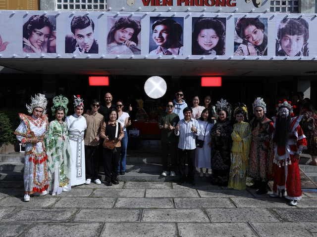 Phim "Sáng đèn" xoay quanh câu chuyện giao thời của cải lương và những gánh hát lưu diễn khắp miền Tây Phim "Sáng đèn" xoay quanh câu chuyện giao thời của cải lương và những gánh hát lưu diễn khắp miền Tây