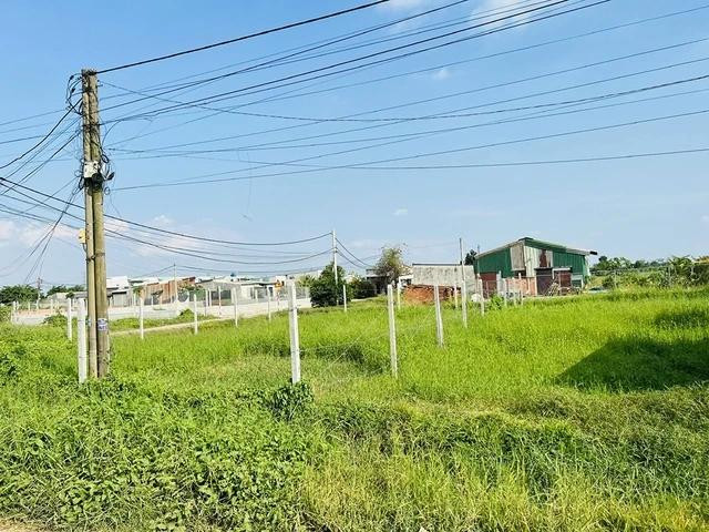 Nhiều kiến nghị cho DN được nhận chuyển nhượng đất nông nghiệp để phát triển các dự án nhà ở thương mại Nhiều kiến nghị cho DN được nhận chuyển nhượng đất nông nghiệp để phát triển các dự án nhà ở thương mại