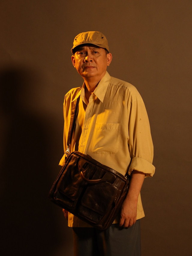 NSƯT Hữu Châu cũng tham gia "Sáng đèn" NSƯT Hữu Châu cũng tham gia "Sáng đèn"