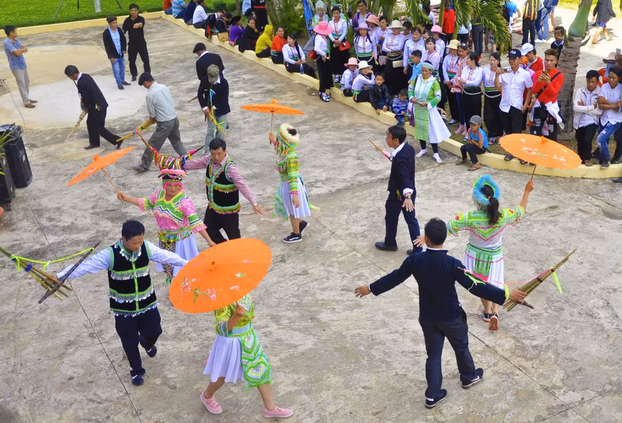 Tiếng khèn của người Mông vang vọng trên đất Tây Nguyên. Ảnh: Bá Tính