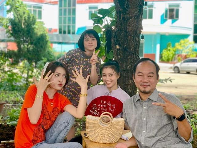 Long Đẹp Trai vẫn chăm chỉ hoạt động nghệ thuật với vai trò diễn viên, đạo diễn