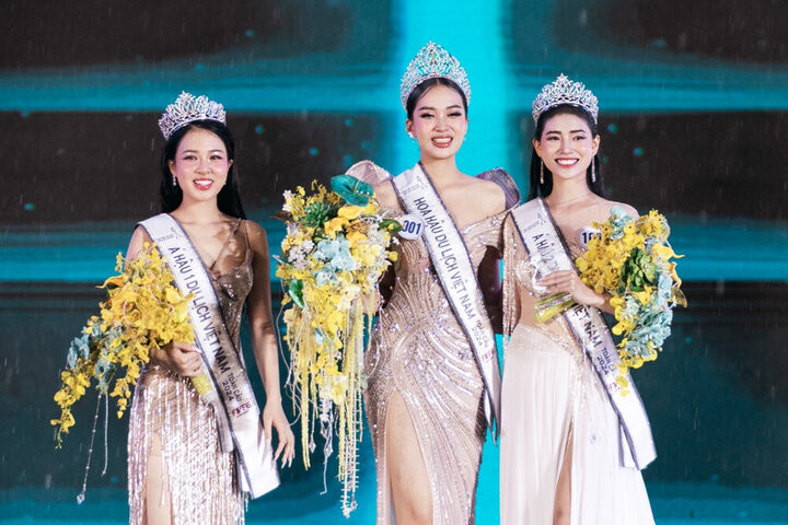 Danh hiệu á hậu 1 và 2 lần lượt thuộc về Đỗ Hà Trang, Phạm Hoàng Thu Uyên. Danh hiệu á hậu 1 và 2 lần lượt thuộc về Đỗ Hà Trang, Phạm Hoàng Thu Uyên.