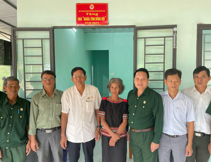 Giai đoạn 2019-2024, các cấp Hội CCB tiếp tục quan tâm xóa nhà dột nát cho hộ hội viên nghèo. Ảnh: P.D Giai đoạn 2019-2024, các cấp Hội CCB tiếp tục quan tâm xóa nhà dột nát cho hộ hội viên nghèo. Ảnh: P.D