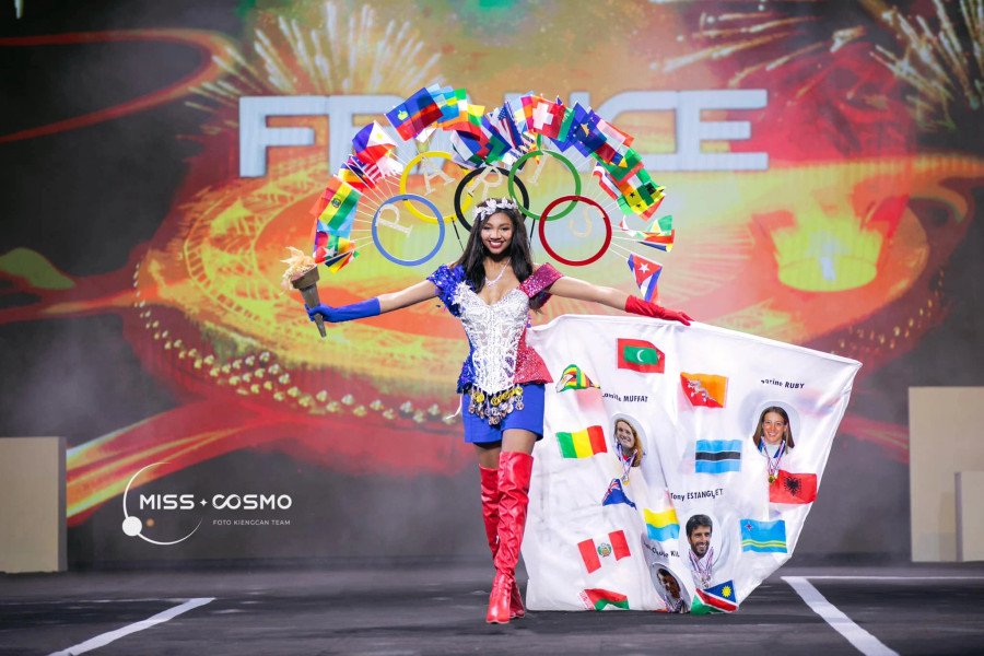 Mỹ nhân đến từ Pháp xuất hiện trong thiết kế nhiều màu sắc, lấy cảm hứng từ Thế vận hội Paris 2024