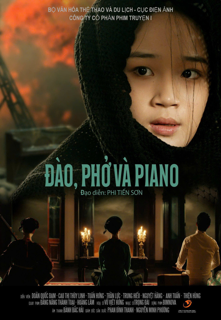 Poster phim "Đào, phở và piano". Poster phim "Đào, phở và piano".