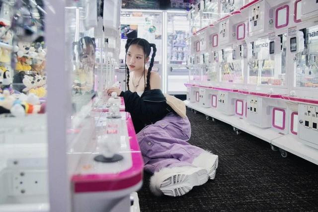 Tạo hình của AMEE trong MV chính thức sắp sửa ra mắt Tạo hình của AMEE trong MV chính thức sắp sửa ra mắt