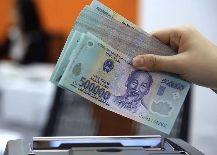 Ngân hàng ồ ạt giảm lãi suất cho vay đối với khách hàng bị thiệt hại do bão lũ. Ảnh minh họa. Nguồn PLO