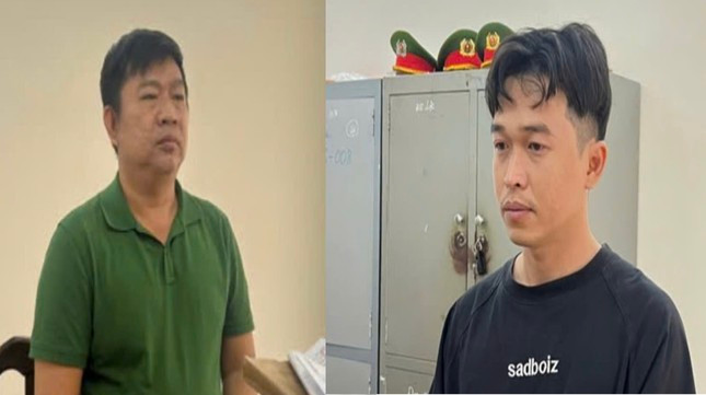 Bị can Đào Đình Tuấn (bên trái) và Lê Tuấn Anh (bên phải) tại cơ quan Công an