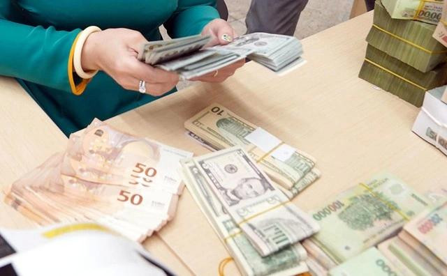 Giá USD ngân hàng giảm nhẹ