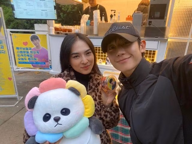 Tuệ Minh và Jung Hae In trong quá trình quay phim tại Hàn