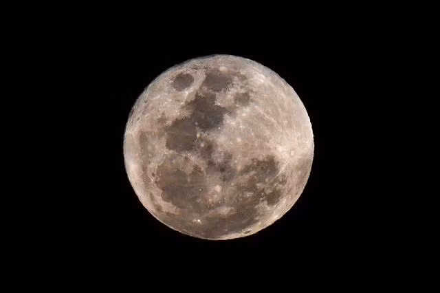 Mặt trăng sắp có thêm láng giềng mới