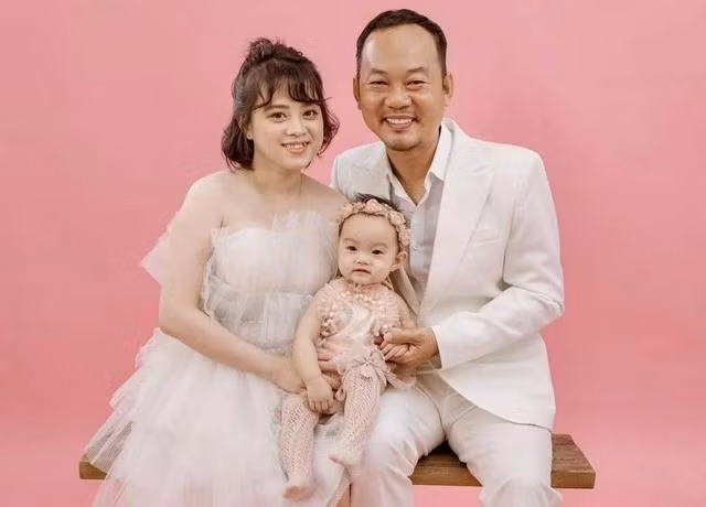 Tổ ấm nhỏ của Long Đẹp Trai. Anh và vợ kết hôn hồi 2023, có con gái nay đã hơn 1 tuổi