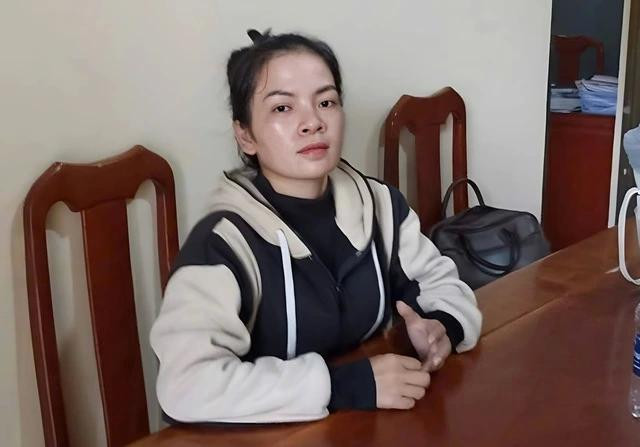 Nghi phạm Thạch Thị Sóc Sô Khone tại cơ quan công an Nghi phạm Thạch Thị Sóc Sô Khone tại cơ quan công an