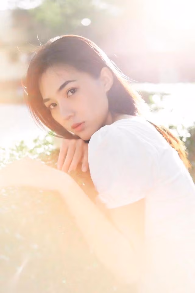 Tuệ Minh sinh năm 1996, theo học khoa Diễn viên kịch - điện ảnh tại Trường đại học Sân khấu Điện ảnh TP.HCM. Cô bắt đầu đóng phim từ năm 2018, từng góp mặt trong nhiều bộ phim: Thám tử tình yêu, Bóng của thị thành, Ước mình cùng bay, Ngôi nhà trăm tỉ...