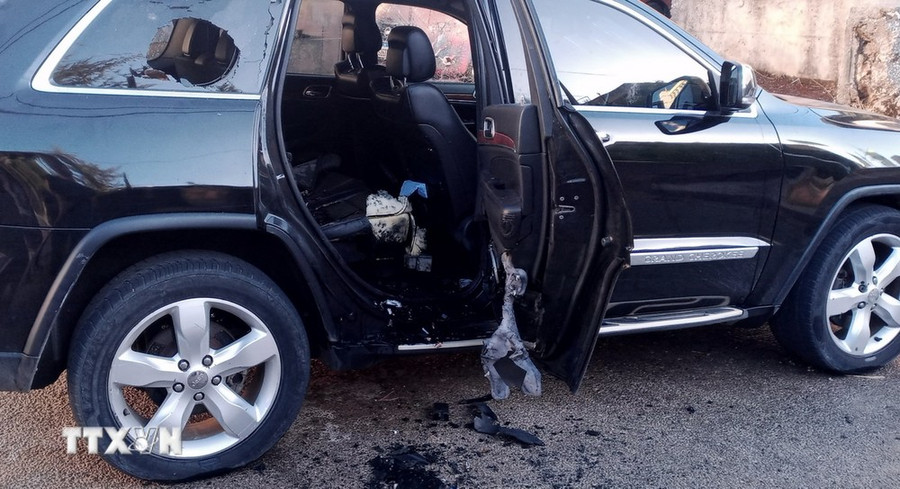 Xe ôtô bị hư hại sau vụ nổ loạt bộ đàm tại Baalbek, Liban. (Ảnh: THX/TTXVN) Xe ôtô bị hư hại sau vụ nổ loạt bộ đàm tại Baalbek, Liban. (Ảnh: THX/TTXVN)