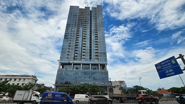 Việc áp dụng bảng giá đất mới sát với giá thị trường sẽ làm tăng chi phí đầu tư xây dựng các dự án, tăng giá bán nhà ở, bất động sản lên 15-20% so với trước.