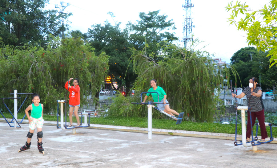 Thị xã An Khê lắp đặt thiết bị tập luyện thể dục ngoài trời tại khu vực Ao cá Bác Hồ (phường Tây Sơn) để phục vụ người dân. Ảnh: N.M Thị xã An Khê lắp đặt thiết bị tập luyện thể dục ngoài trời tại khu vực Ao cá Bác Hồ (phường Tây Sơn) để phục vụ người dân. Ảnh: N.M