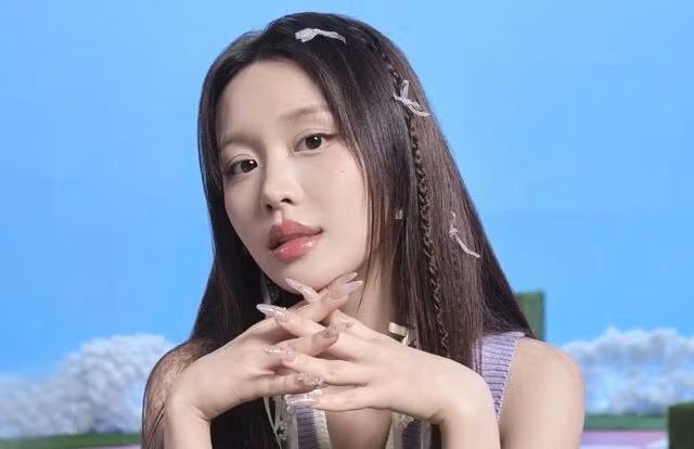 Han Sara gây ấn tượng bởi nhan sắc cùng phong cách thời trang trẻ trung