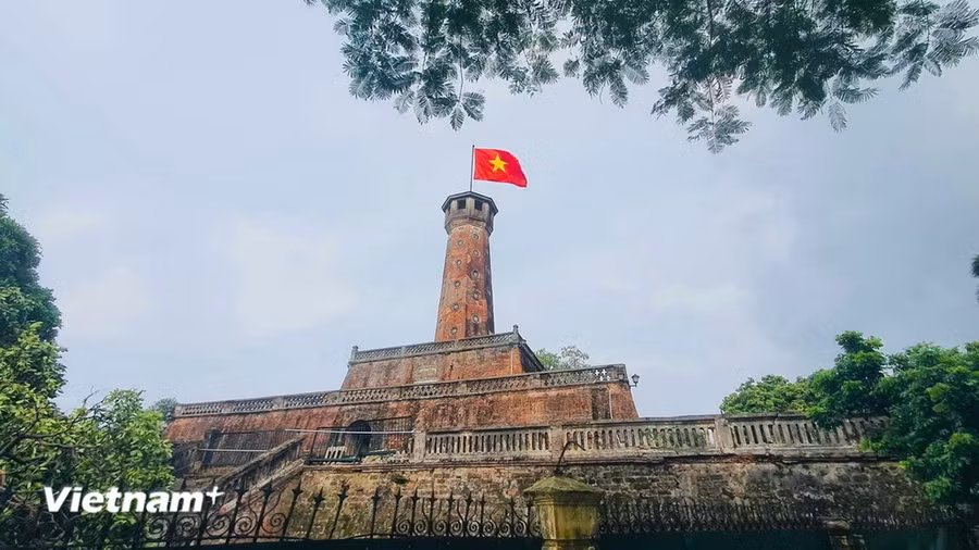 Cột cờ Hà Nội. (Ảnh: Vietnam+)