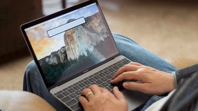 Apple không muốn logo phát sáng tồn tại trong một sản phẩm siêu mỏng như MacBook