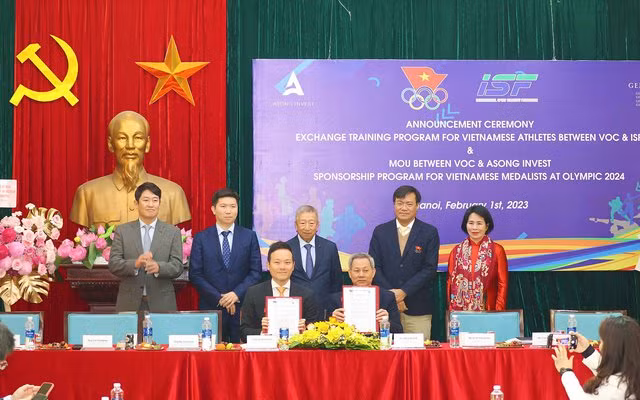 Ký kết tài trợ, hợp tác giữa Ủy ban Olympic Việt Nam với đối tác đến từ Hàn Quốc. Ảnh: Ủy ban Olympic Việt Nam