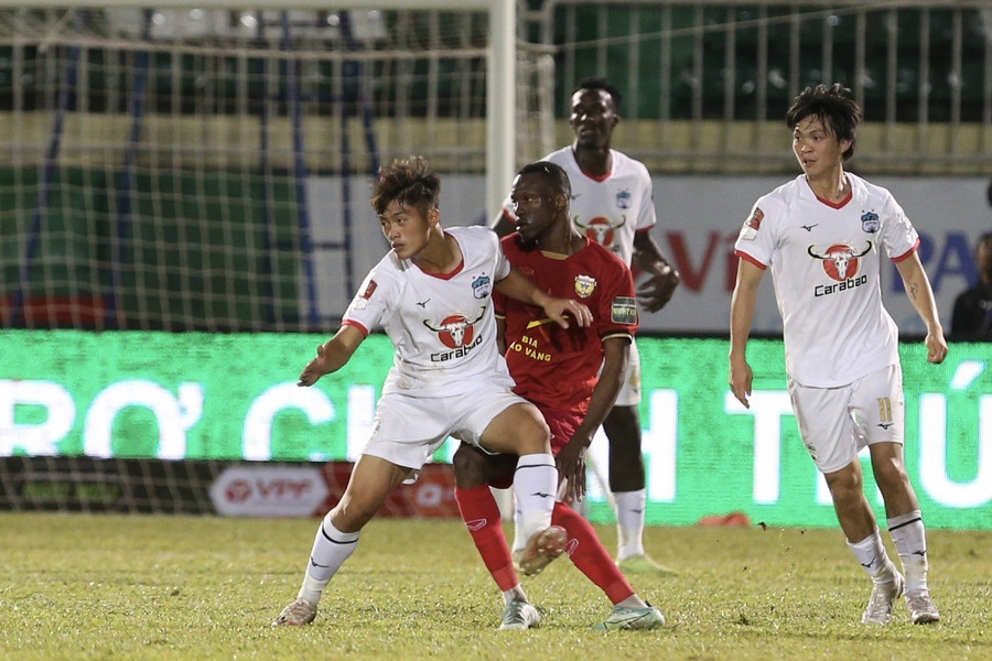 Tiền đạo Nguyễn Quốc Việt có màn ra mắt khá ổn cho Hoàng Anh Gia Lai. Ảnh: An Quang