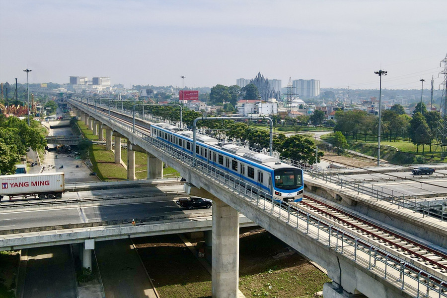 Tuyến metro số 1 (Bến Thành - Suối Tiên) sẽ khai thác thương mại cuối năm 2023. Ảnh: Anh Tú