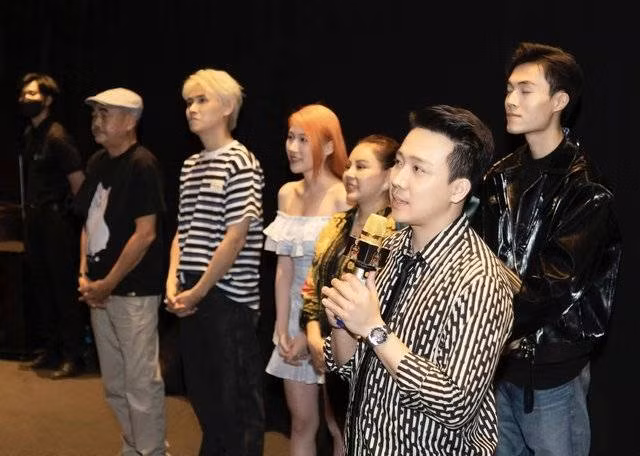 Trấn Thành tham gia đạo diễn hai bộ phim: Bố già và Nhà bà Nữ. Cả hai phim đều là "hiện tượng phòng vé", có doanh thu đáng mơ ước. Ảnh: Chụp màn hình