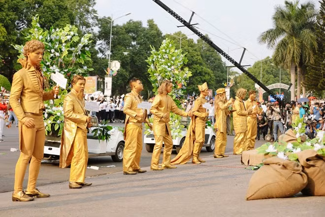 Với chủ đề Tinh hoa đại ngàn, Lễ hội đường phố năm nay đã mang đến chuỗi các hoạt động đặc biệt, khác biệt. Nguồn: Bích Ngọc/ Vietnam+