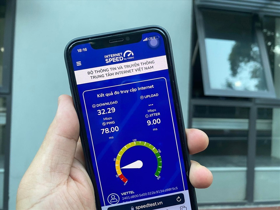 Cáp quang biển gặp sự cố, khiến đường truyền mạng bị ảnh hưởng. Ảnh: Anh Vũ