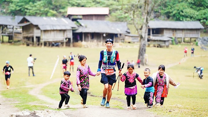 Chia sẻ niềm hạnh phúc đã trở thành một mục đích sống của anh Danh. Chia sẻ niềm hạnh phúc đã trở thành một mục đích sống của anh Danh.