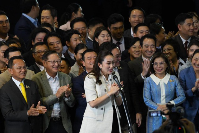 Tân Thủ tướng Thái Lan và là lãnh đạo Đảng Pheu Thai, bà Paetongtarn Shinawatra, phát biểu với báo giới hôm 16-8. Ảnh: Bangkok Post Tân Thủ tướng Thái Lan và là lãnh đạo Đảng Pheu Thai, bà Paetongtarn Shinawatra, phát biểu với báo giới hôm 16-8. Ảnh: Bangkok Post