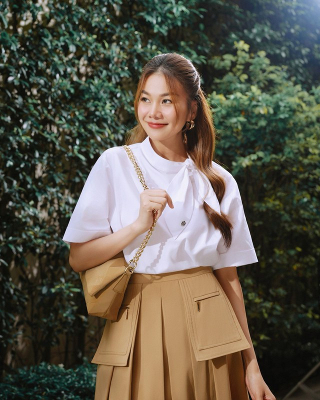 Siêu mẫu Thanh Hằng đã có đơn tố cáo người mẫu Hoàng Thùy, gửi Sở Thông tin và Truyền thông TP HCM và Công an quận Bình Thạnh, TP HCM