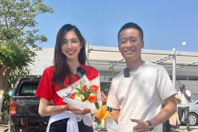 Thùy Tiên khẳng định cô và Quang Linh Vlog là bạn bè thân thiết