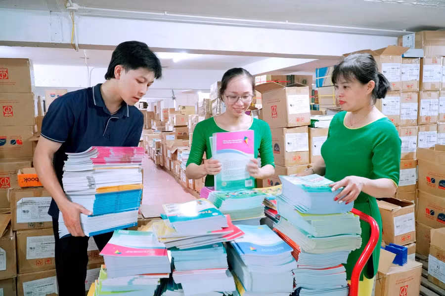 Năm học 2024-2025, Công ty cổ phần Sách và Thiết bị trường học Gia Lai dự kiến nhập khoảng 3,6 triệu bản SGK tất cả các lớp. Ảnh: Đ.T