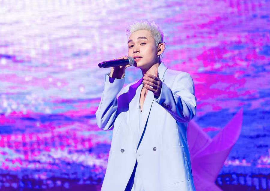 Jun Phạm chứng tỏ sức hút với 350 khán giả trường quay. Ảnh: BTC