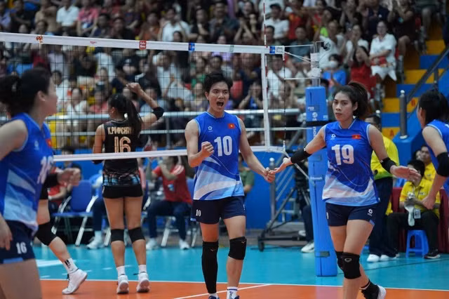 Đội tuyển bóng chuyền nữ Việt Nam tiếp tục gây khó khăn cho đội bóng hạng 14 thế giới Thái Lan khi tái đấu ở chặng 2 SEA V.League 2024