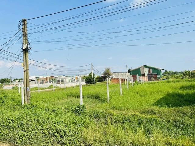 Nhiều trường hợp người dân đi làm sổ đỏ không phải đóng tiền sử dụng đất Nhiều trường hợp người dân đi làm sổ đỏ không phải đóng tiền sử dụng đất